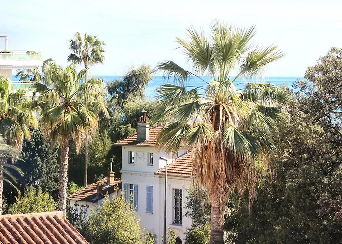 La Californie Views